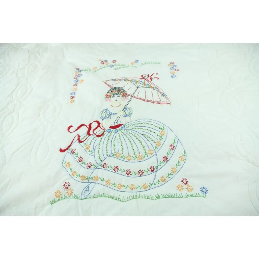 VTG‎ Embroidered Quilt White Lace Ruffle Floral Victorian Granny 79X88 COTTAGE